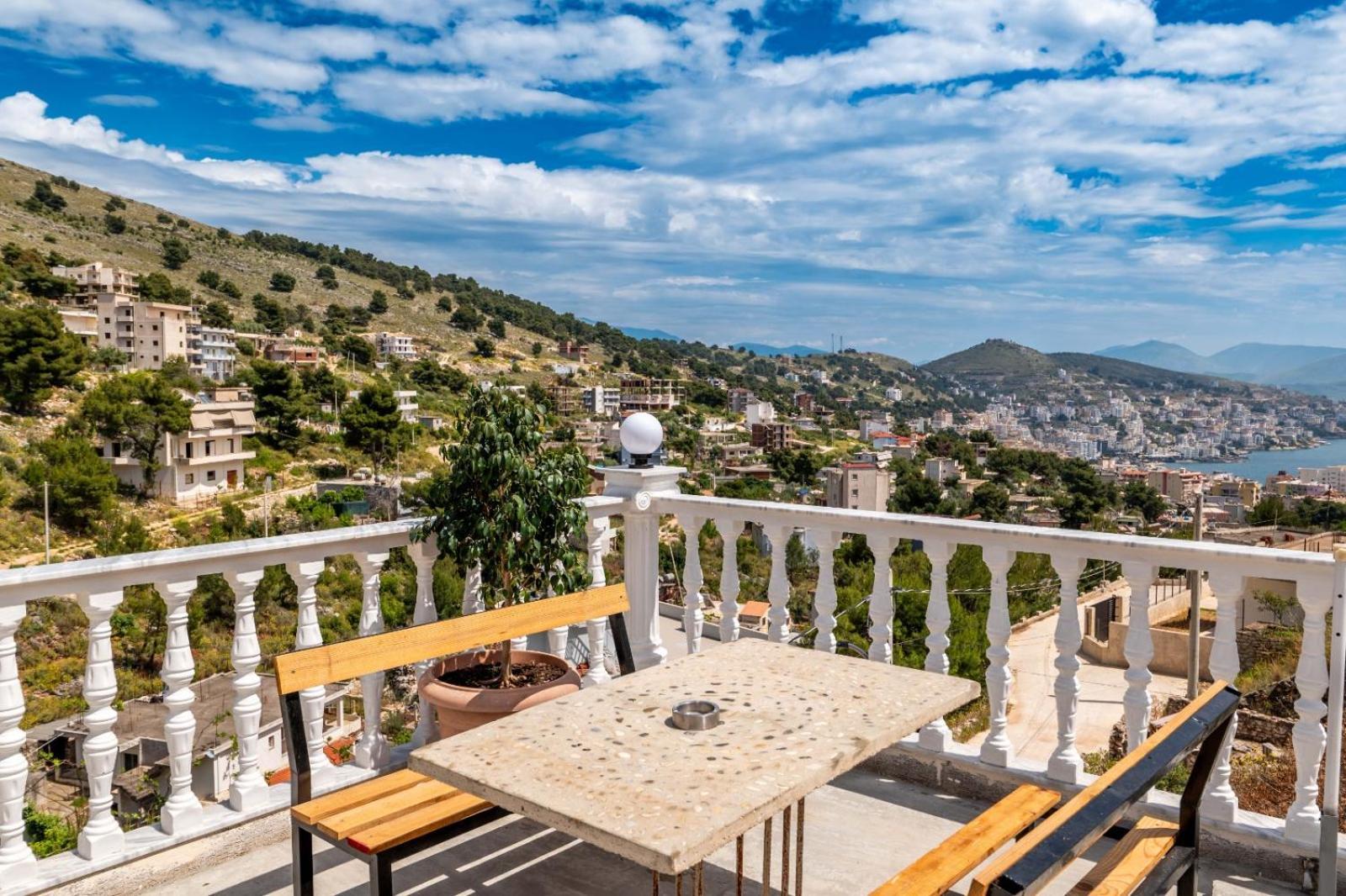 Vila Basho Sarandë Exterior foto